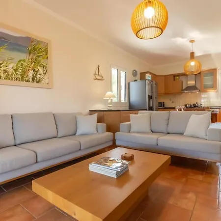 Zephyros, 7 Minute Walk To Eglina Minia