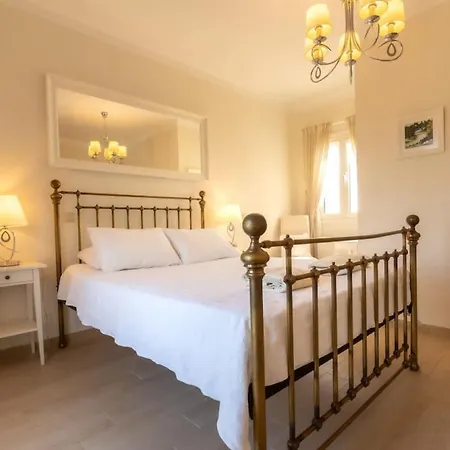 Zephyros, 7 Minute Walk To Eglina Minia