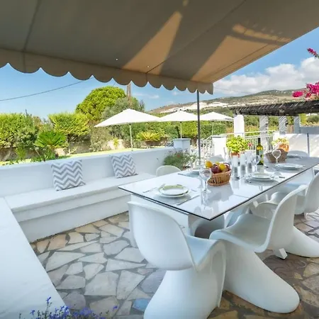 Villa Zephyros, 7 Minute Walk To Eglina