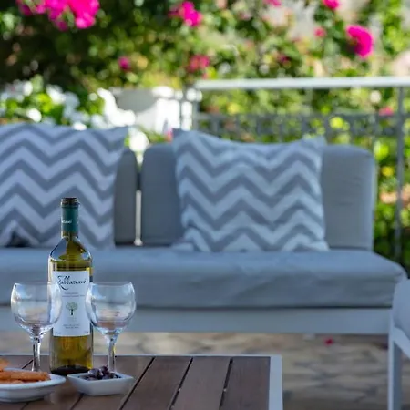 Zephyros, 7 Minute Walk To Eglina * Minia