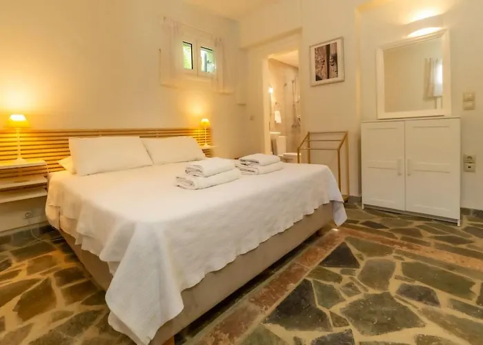 Zephyros, 7 Minute Walk To Eglina * Minia