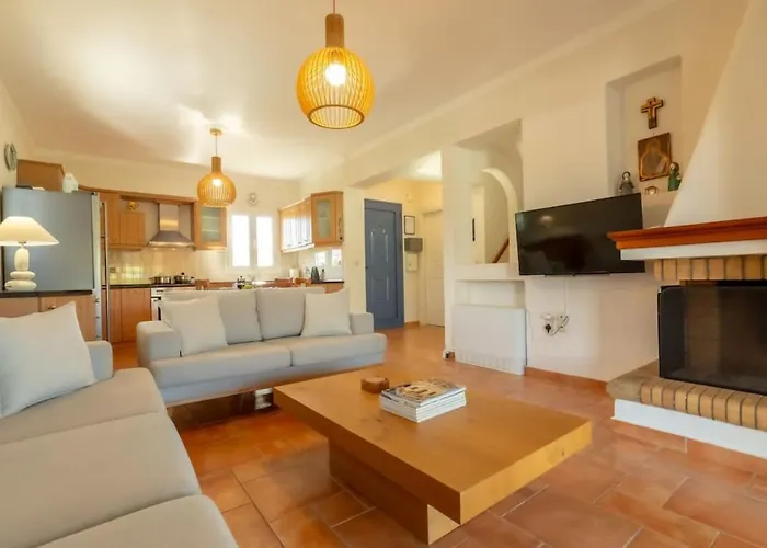 Zephyros, 7 Minute Walk To Eglina فيلة Minia