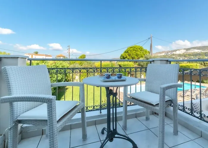 Zephyros, 7 Minute Walk To Eglina